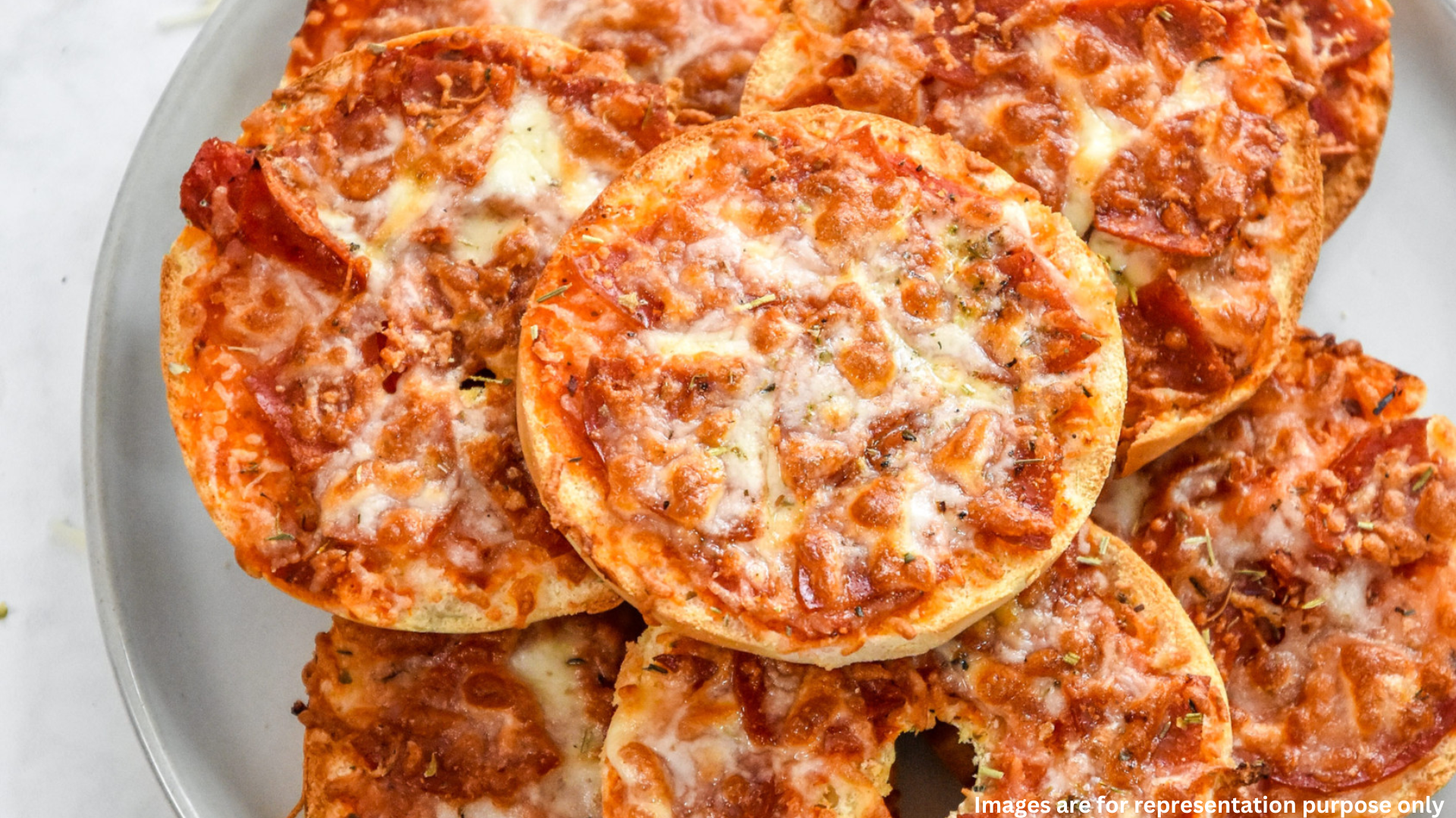 Plant-Based Pizza Bagels: A Veggie Delight!